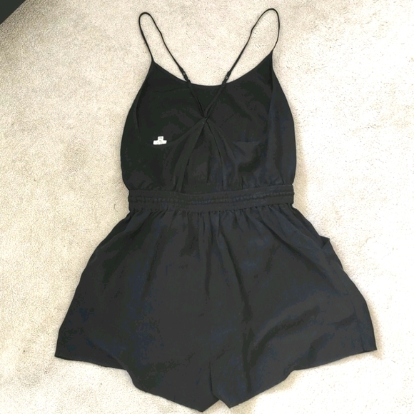 Romper - Picture 2 of 4